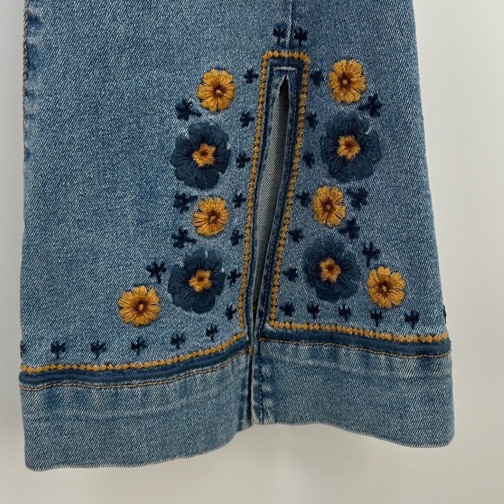 Driftwood x Free People Farrah Jean Denim Embroidered Floral Flare Leg Boho Sz26 - Picture 4 of 8